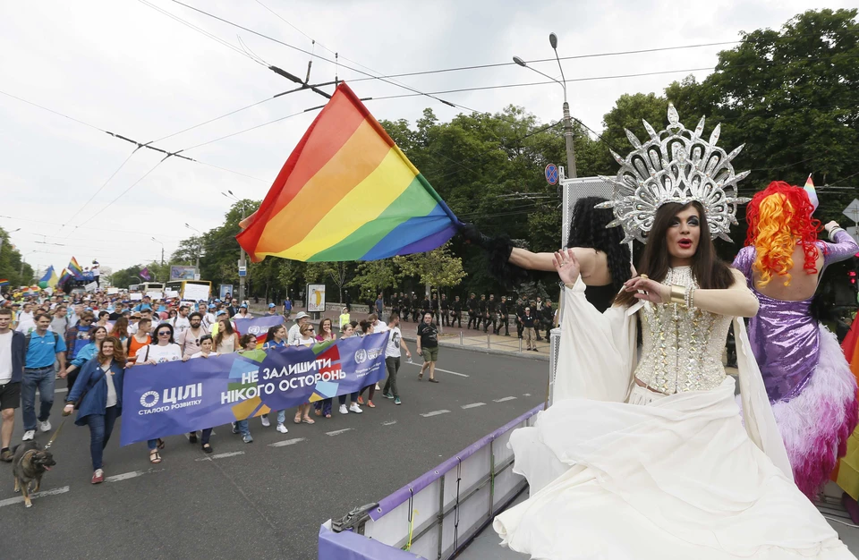 Накануне в Киеве прошёл гей-парад.