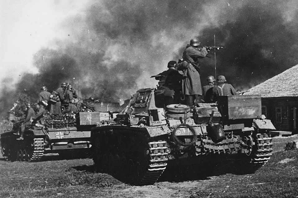 По документам в момент нападения в Польше находилось 100 германских дивизий
