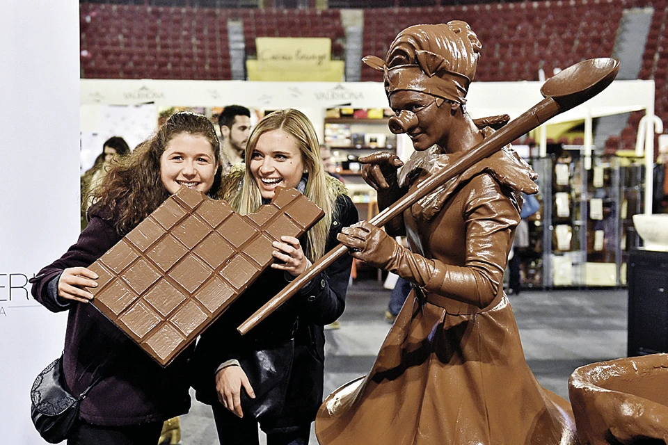 Фестивали шоколада проходят в разных странах. Это Португалия.