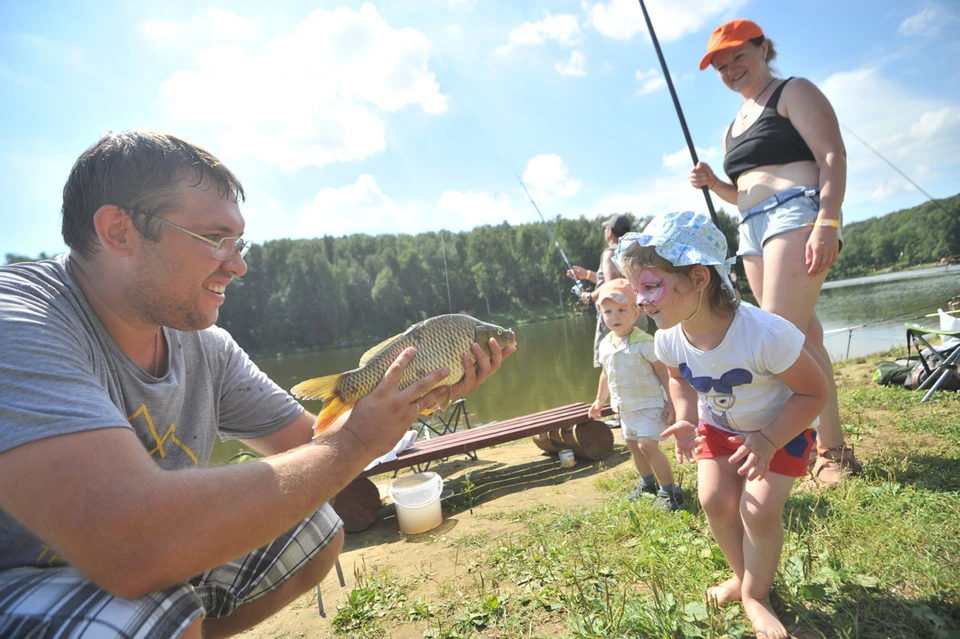 Фестиваль семейной рыбалки проводится в Челябинске в третий раз. Фото: Евгения ГУСЕВА.