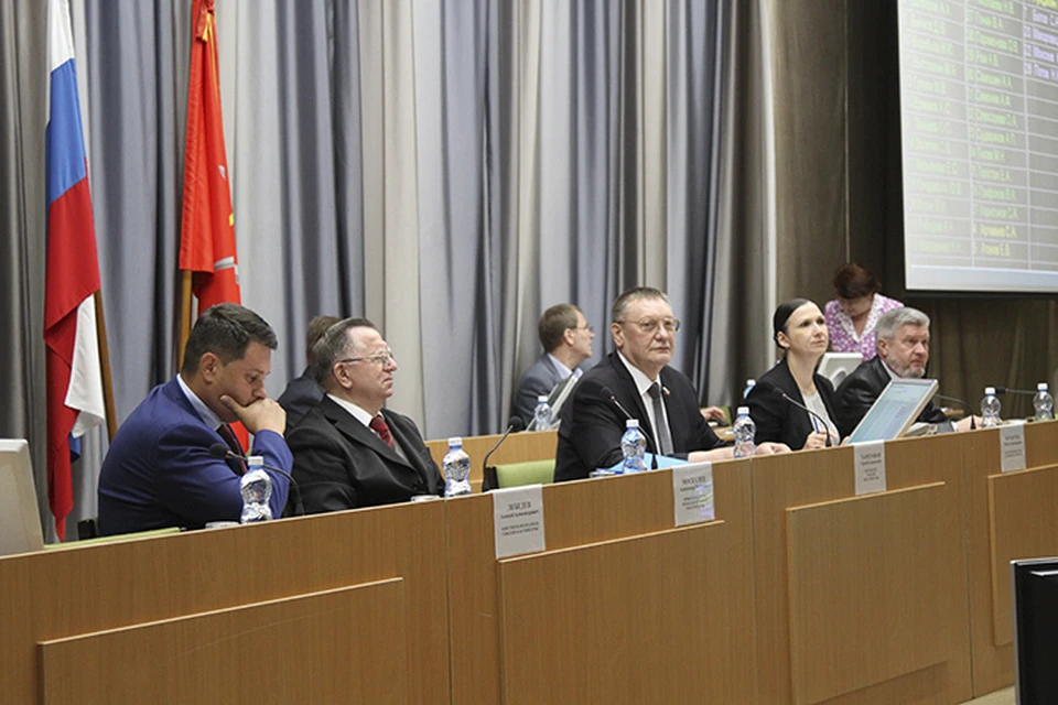 Депутаты пенсионеры. Царьград про пенсионную реформы. Голосование по пенсионному возрасту в госдуме. Единая россия повышение пенсионного. Дума пенсионная реформа.