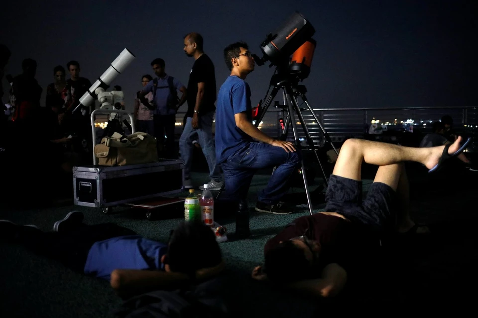 Жители Сингапура серьезно подготовились к Лунному затмению