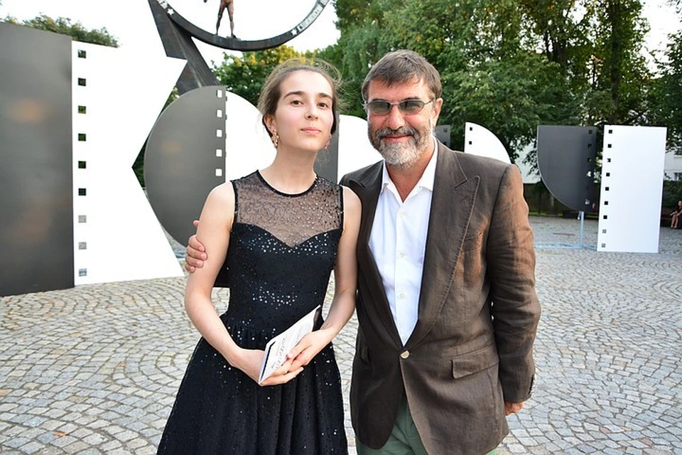Евгений Гришковец с дочерью Наташей.
