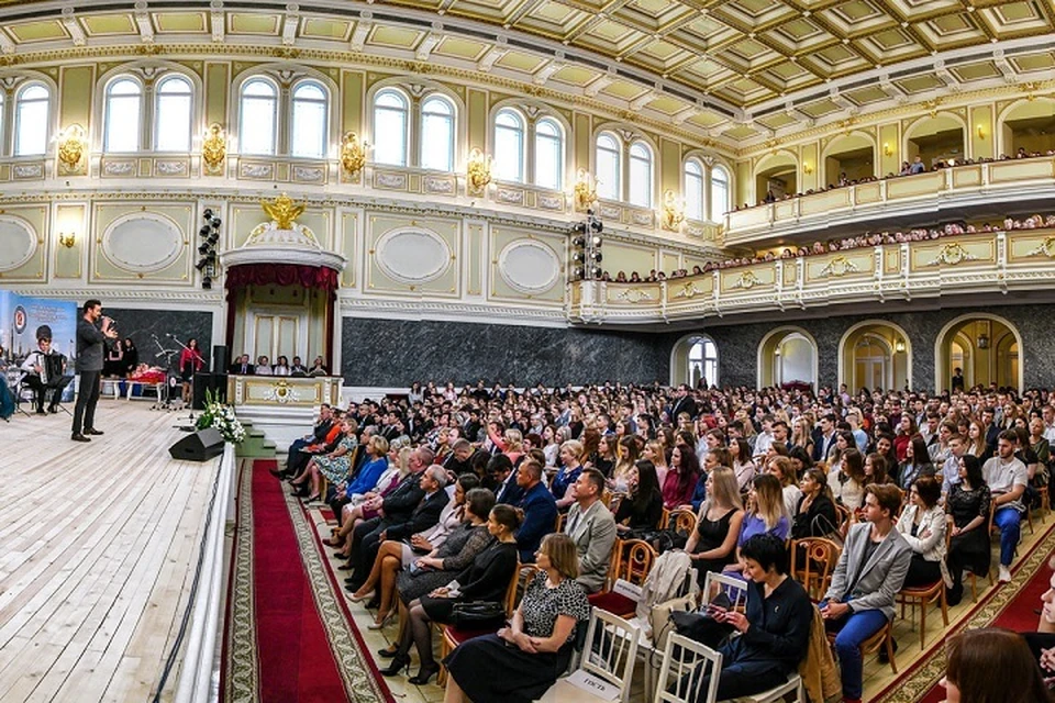 В Государственной Академической Капелле имени Глинки прошла торжественная церемония посвящения в студенты СПбУТУиЭ