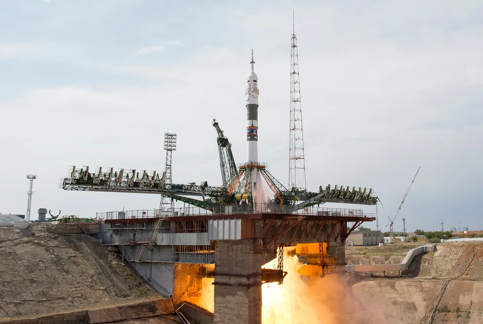 Запуск ракеты-носителя "Союз-ФГ" с кораблем "Союз МС-09" на Байконуре. Фото Joel Kowsky/ТАСС