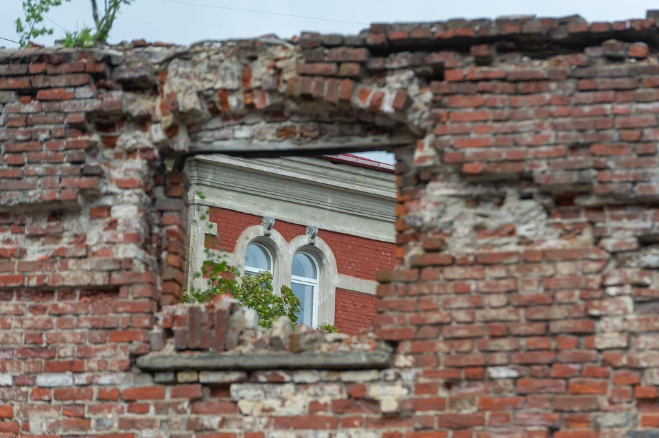 В пылу охраны исторических зданий одни объекты ремонтируют чересчур усердно, а о других - забывают