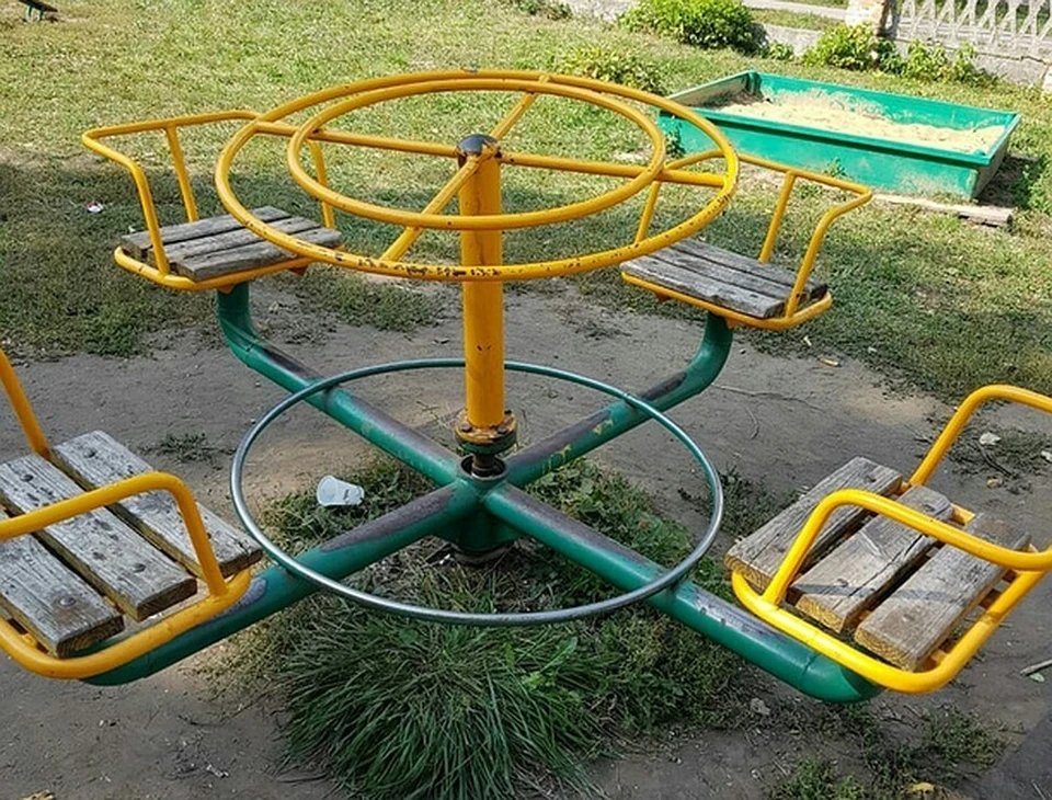 Та самая злополучная карусель в Узловском районе