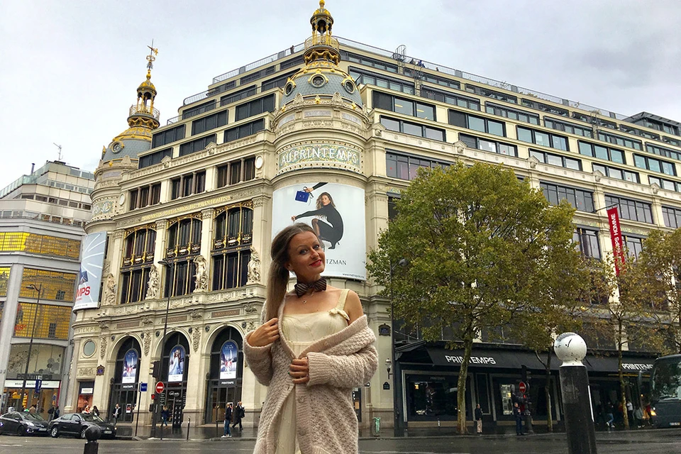 Лана не навязывает свой стиль клиентам. Но сама вдохновляется иконой стиля Айрис Апфель, эпохой ретро и путешествиями.