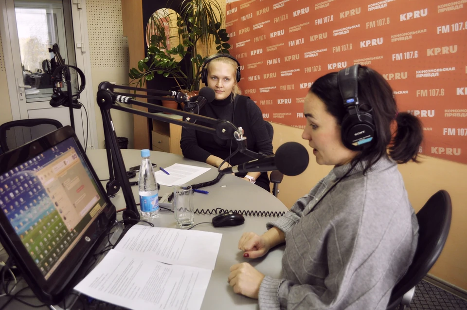 Журналист Юлия Стерхова и ведущая Марина Мирлачева