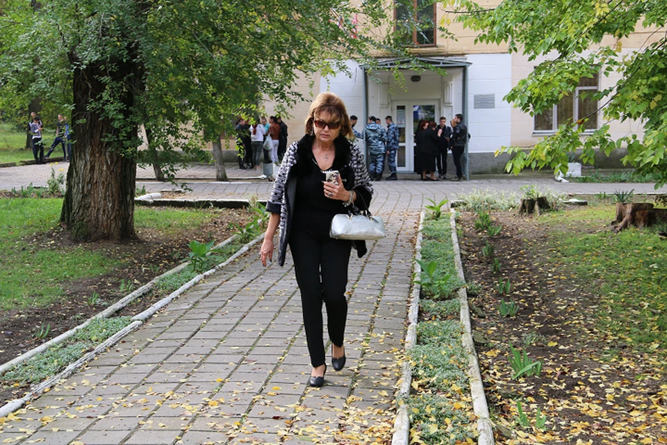 Директор политехнического колледжа Ольга Гребенникова покинула здание за несколько минут до начала бойни.