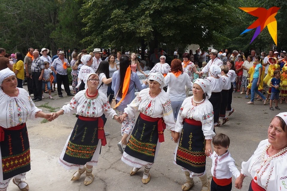 Таких самобытных праздников, каким стал фестиваль персиков в Тудоре, в Молдове много - по одному-два в неделю с ранней весны и до конца осени