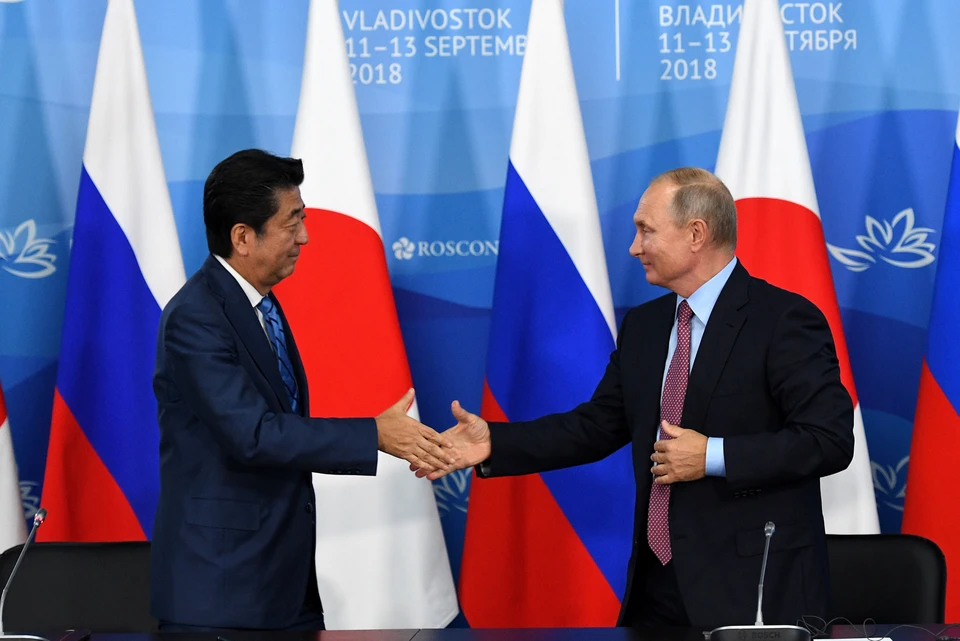 Премьер-министр Японии Синдзо Абэ надеется провести встречу с президентом России Владимиром Путиным