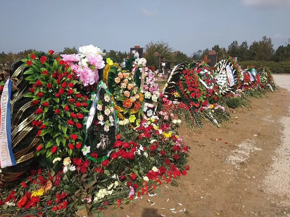 Трагедия произошла 17 октября 2018 года. 14 убитых похоронили 19 октября, еще 6 человек - 20 октября.