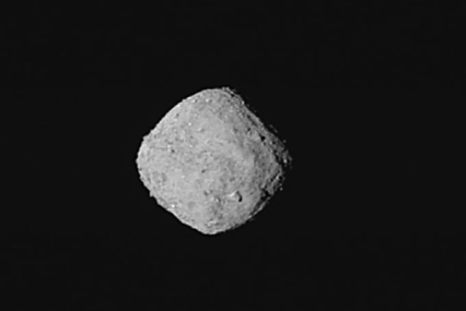 Астероид Бенну похож на огромный куб.