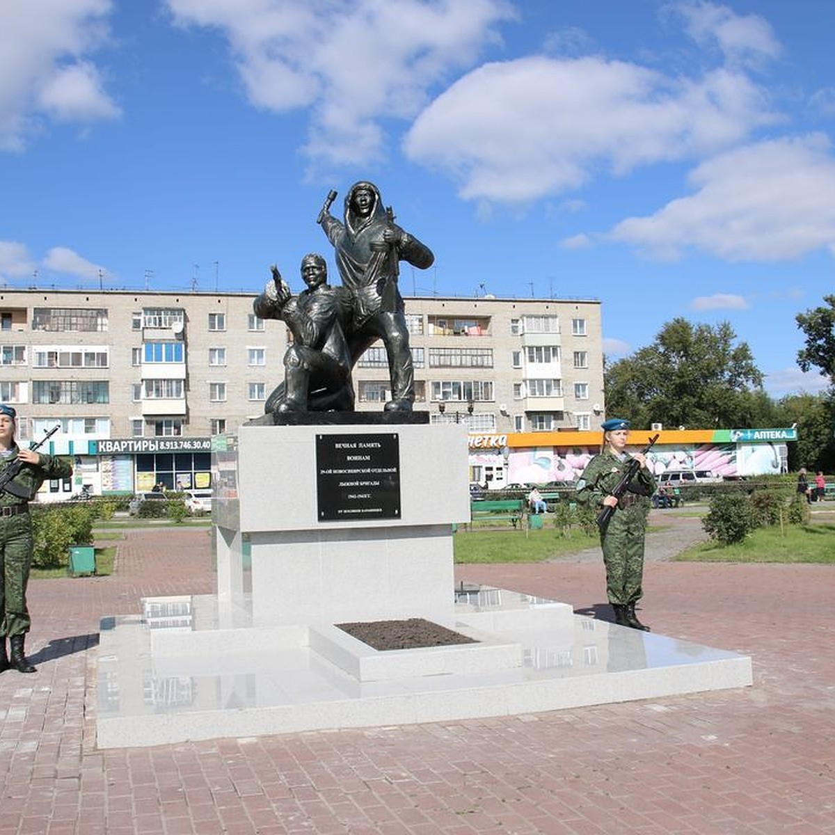 Сибирячка добилась, чтобы воинам Новосибирской лыжной бригады поставили  памятники - KP.RU