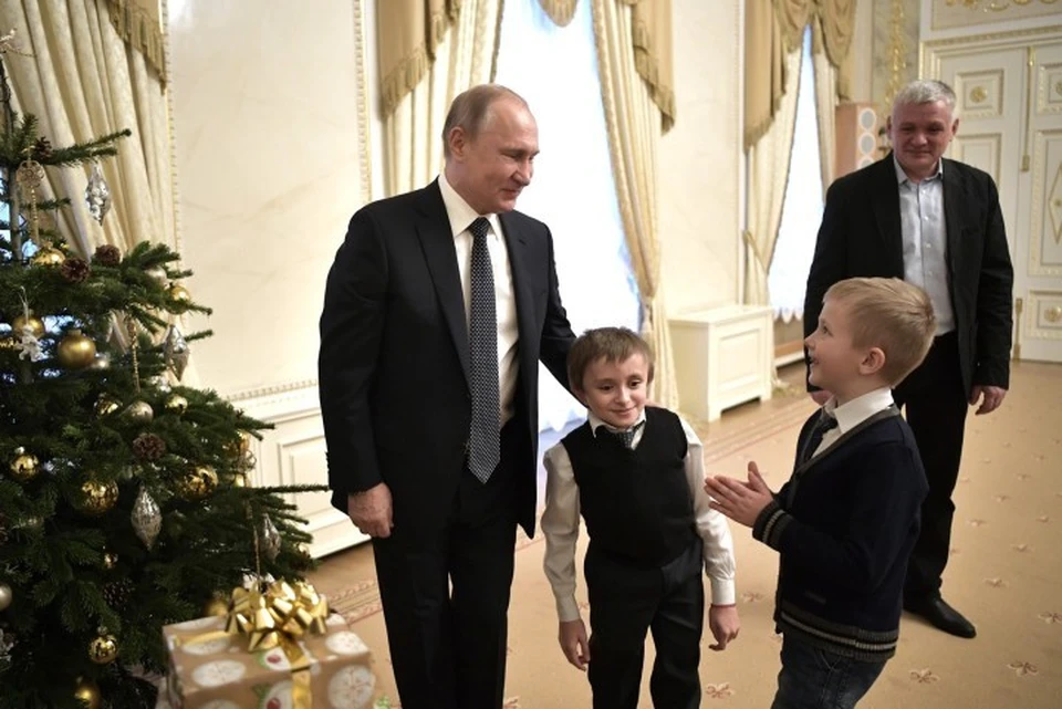Владимир Путин перед Новым годом исполнил мечту Артема Фото: kremlin.ru