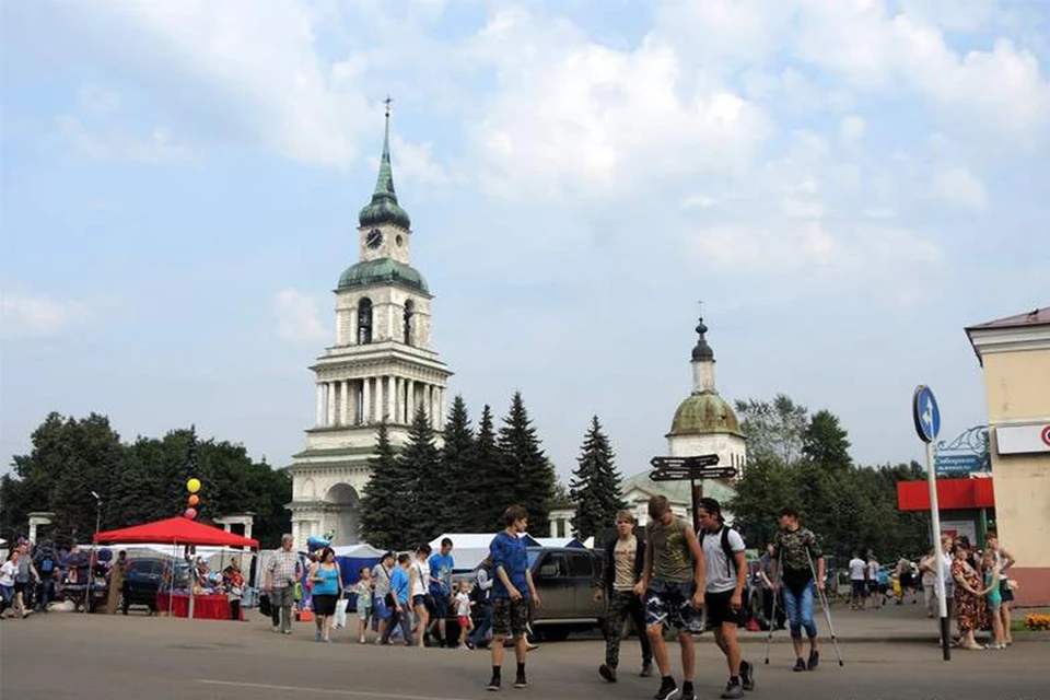 Излюбленное местными жителями и гостями города - соборная площадь. Фото: visitkirov.ru