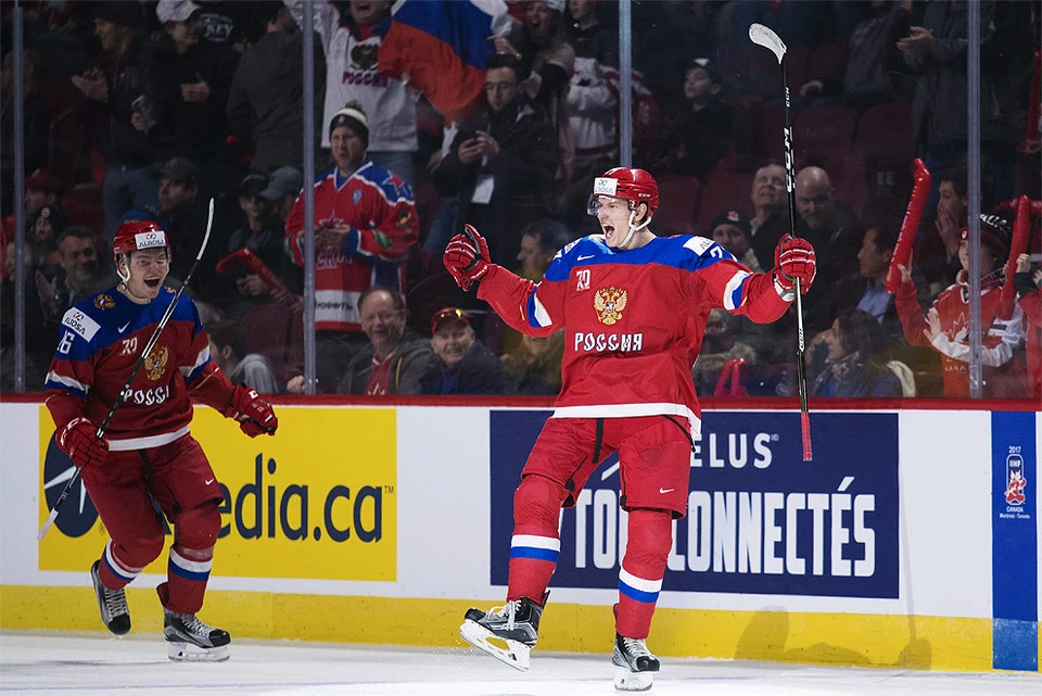 Январь 2017 года, Денис Гурьянов празднует гол в игре за "бронзу" молодежного чемпионата мира по хоккею.