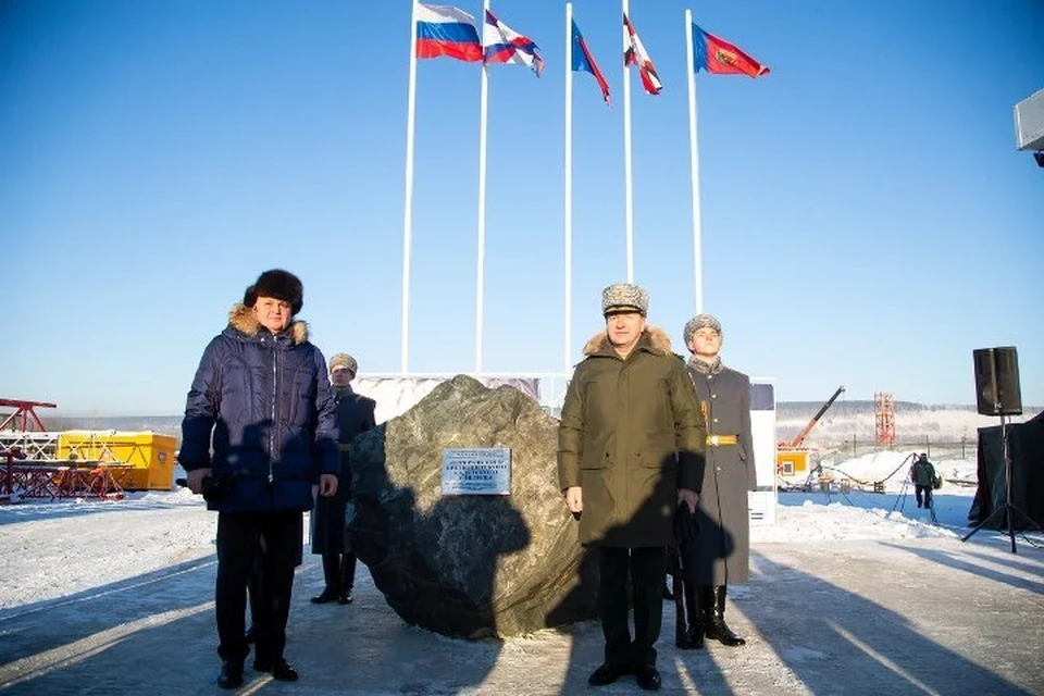 В Кузбассе заложили памятный камень в основание будущего Президентского кадетского училища. Фото: пресс-служба АКО.