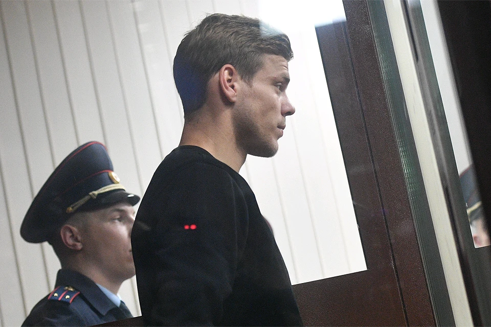 Футболист Александр Кокорин, обвиняемый в хулиганстве, на заседании Тверского районного суда, октябрь 2018 г.