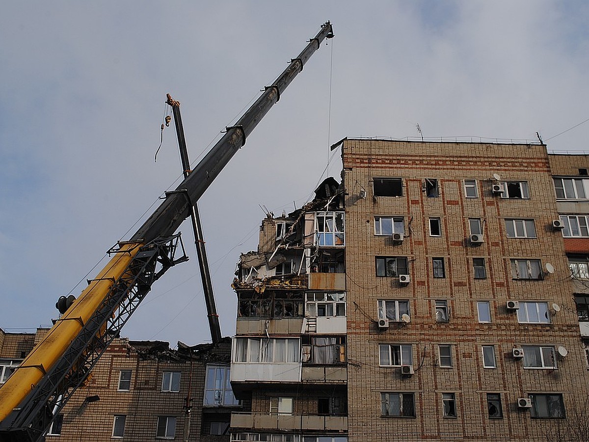 В Шахтах решили достроить квартиры в доме на Хабарова, где произошел взрыв  газа и погибли пять человек - KP.RU