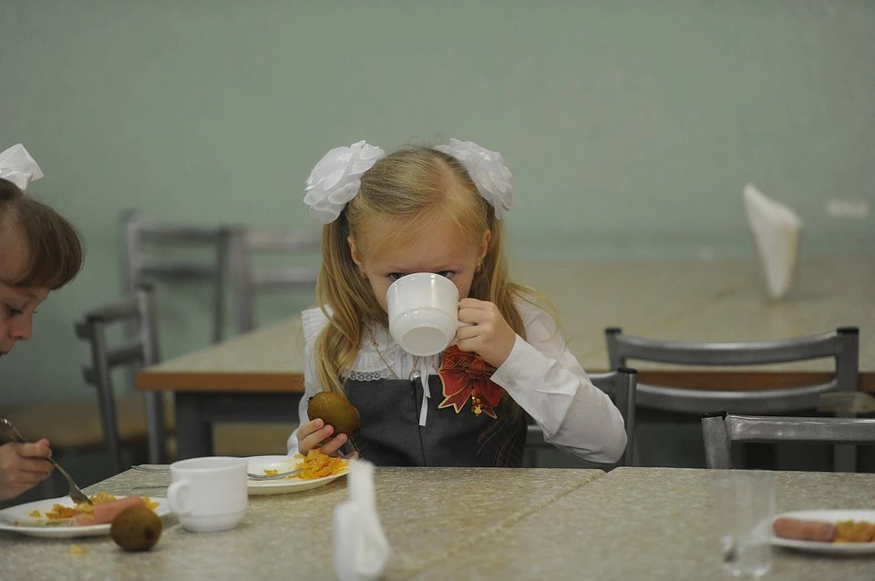 Back to school: «Комсомолка» заглянула в рот школьникам из хабаровской столовой