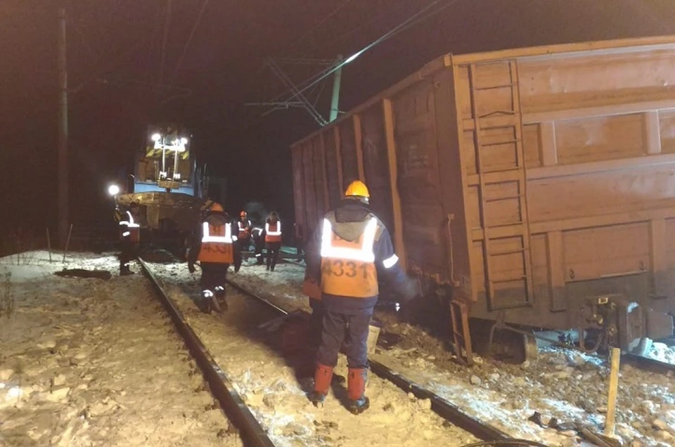 Из-за аварии пассажирские поезда задерживаются. Фото: ГУ МЧС по Свердловской области