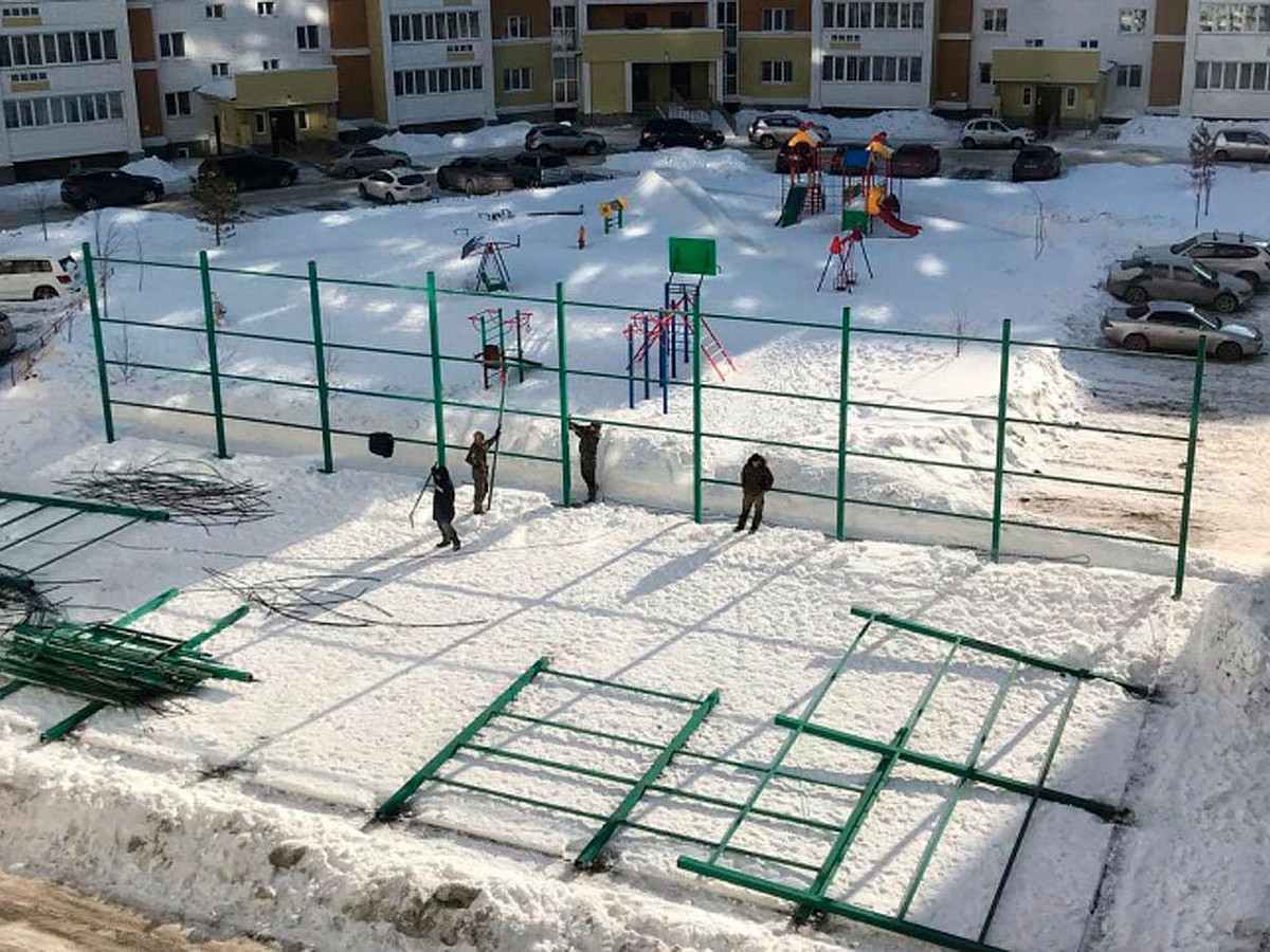 Пенсионерка отсудила 10 тыс рублей морального вреда за шум на спортивной  площадке - KP.RU