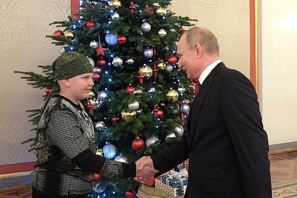 Владимир Путин исполнил мечту юного ставропольца. Фото: пресс-служба президента РФ