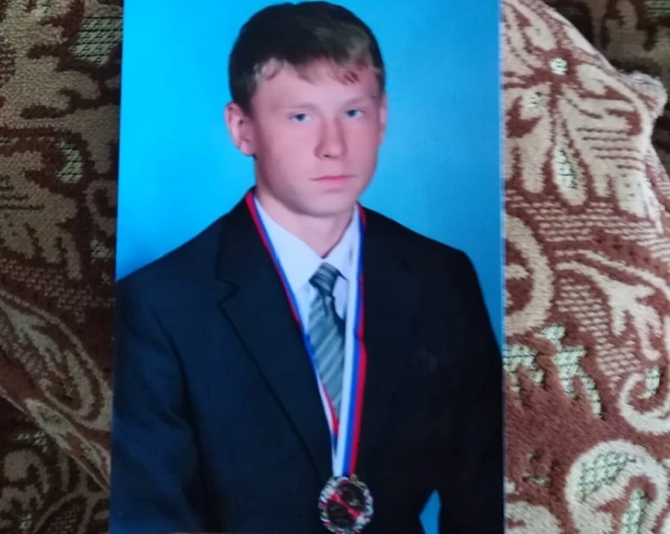 В июне прошлого года Антон Сергеев должен был пойти в армию