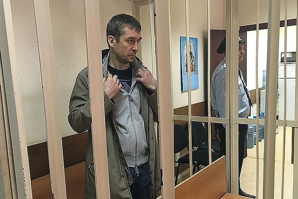 У Захарченко были, разумеется, обширные связи среди выходцев из правоохранительных органов. Некоторые, как выясняется, работали на него.