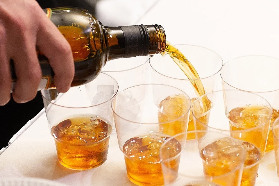 Пагубное воздействие алкалоидов длится несколько недель после употребления спиртного.