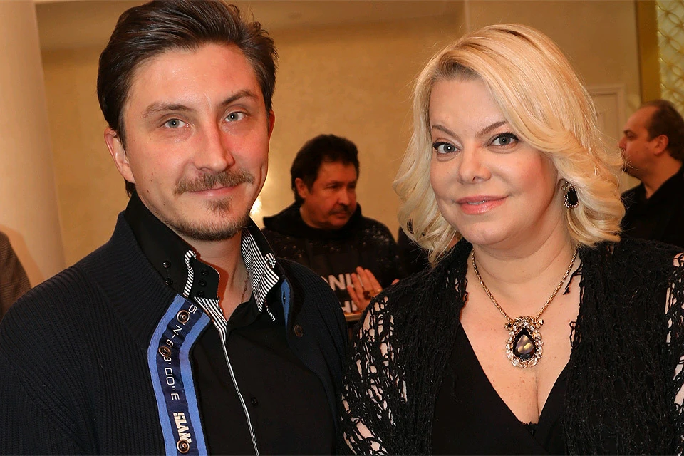 Яна Поплавская с супругом Евгением Яковлевым.