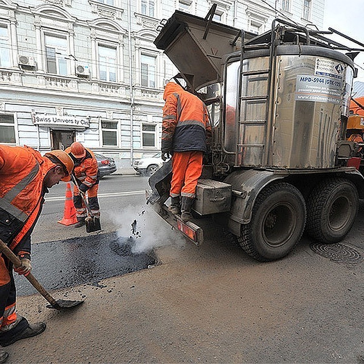 В Нижнем Новгороде уже отремонтировали больше 15 тысяч квадратных метров  дорог - KP.RU