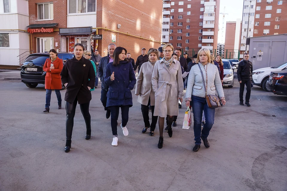 Елена Лапушкина прогулялась по району вместе с жителями "Новой Самары"
