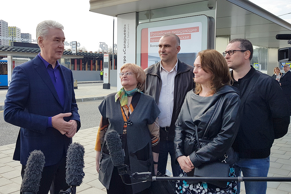 Сергей Собянин на открытии нового ТПУ в Саларьево.