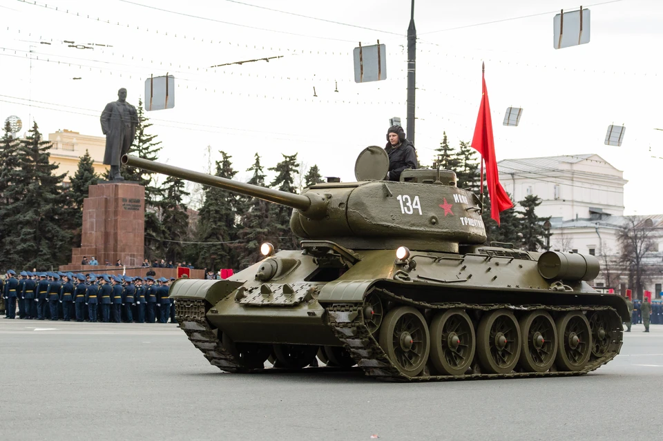 Военная техника и участники парада Победы 2019 года в Челябинске: лучшие места для обзора и порядок движения.