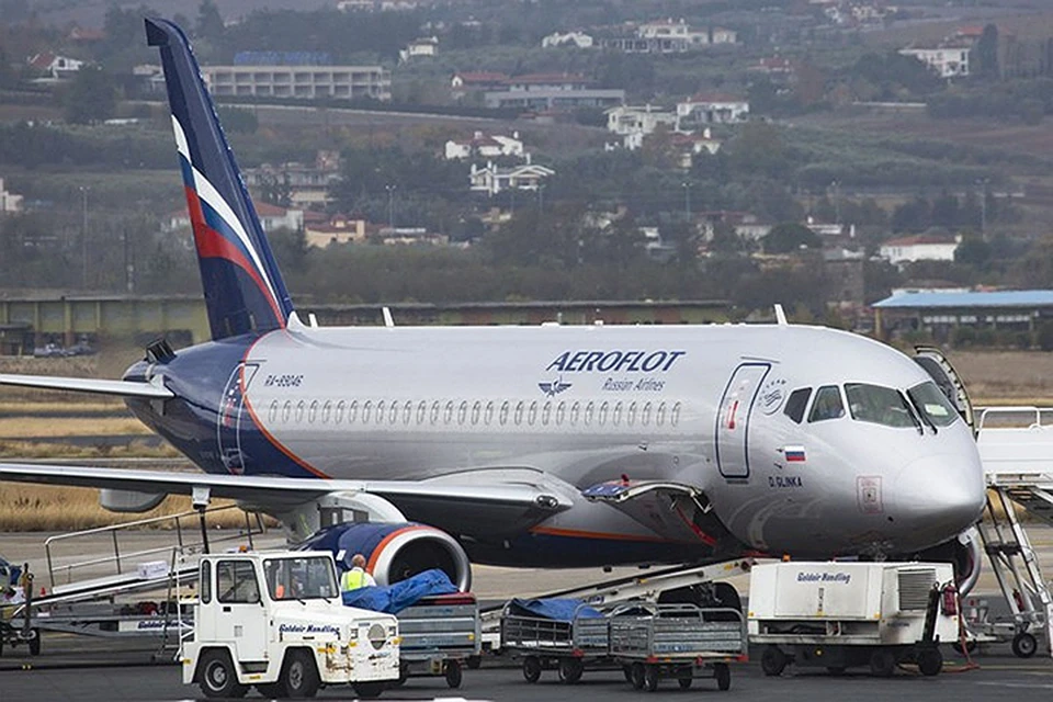 Sukhoi Superjet 100, который вылетел 13 мая по маршруту Москва - Самара, вернулся в аэропорт Шереметьево