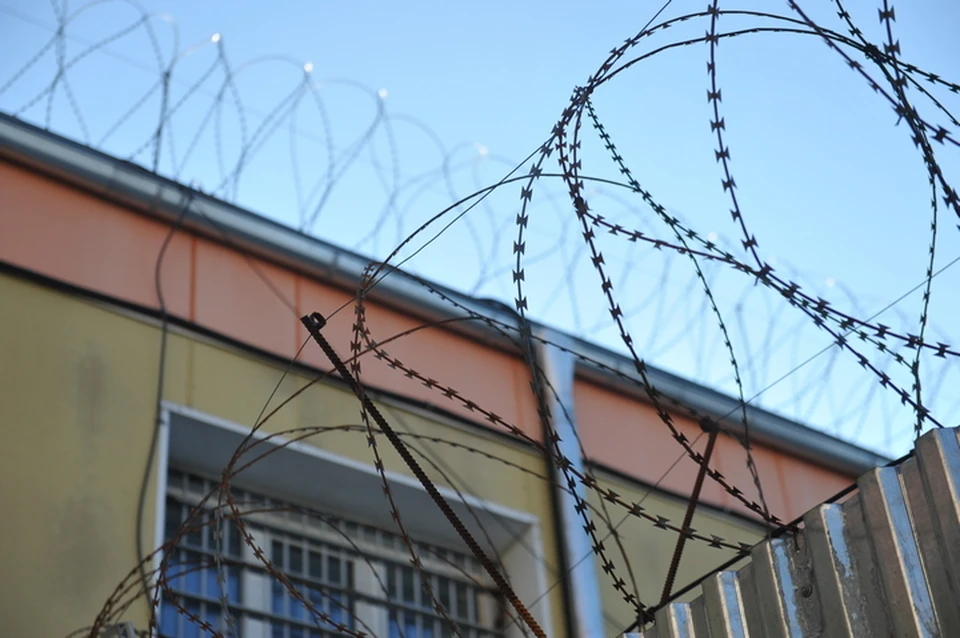 В Магадане заключенные из подручных материалов собрали самолет, пушку и реактивный миномет