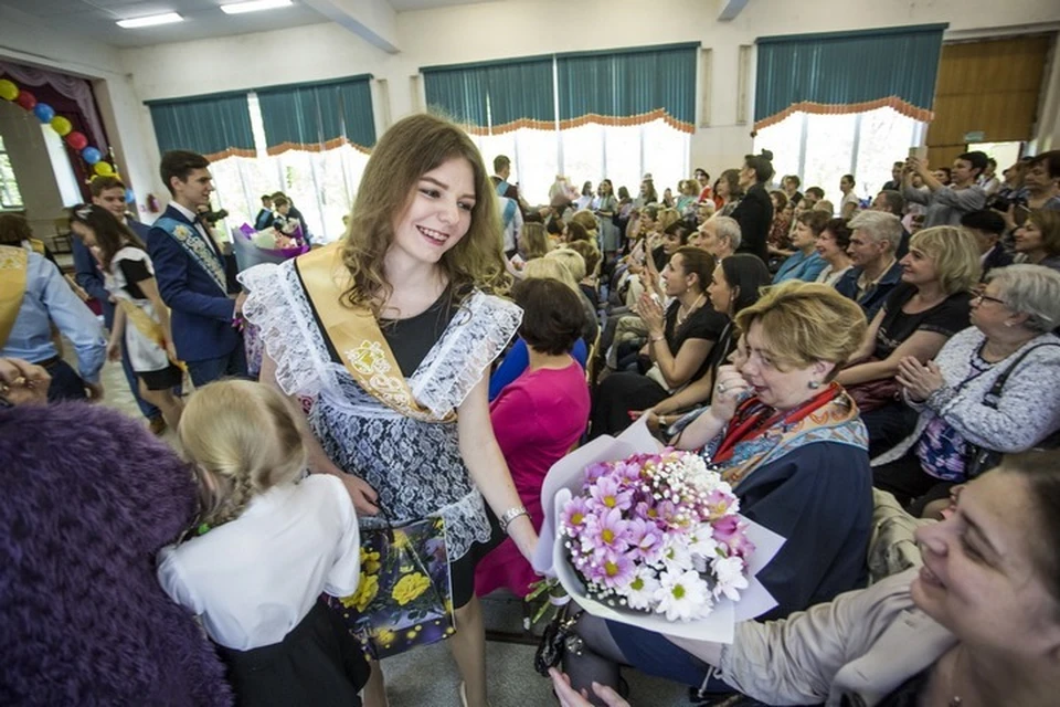 В Приморье началась череда последних звонков