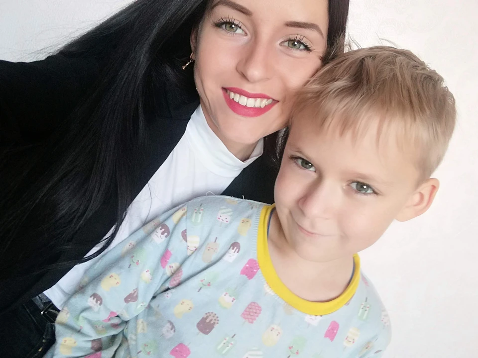 Миша Волков с мамой Ириной