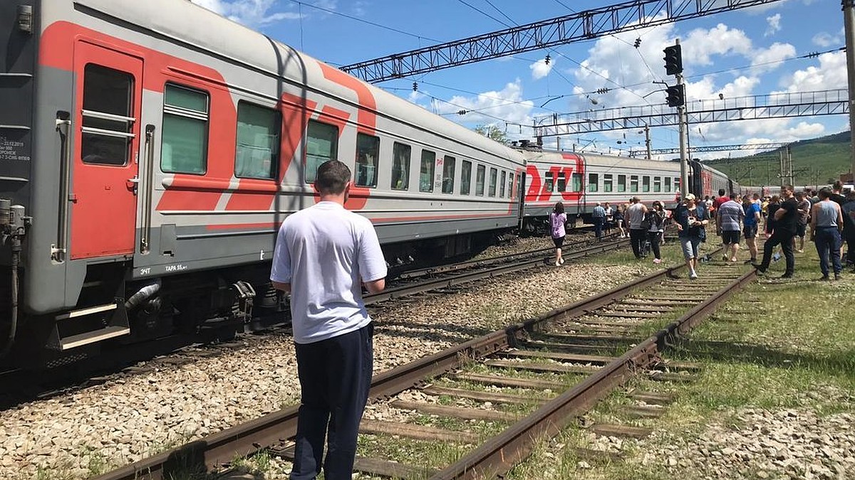 «Нас тряхануло, а СВ-вагон чуть не перевернулся»: поезд «Новосибирск-Владивосток»  сошел с рельсов - KP.RU