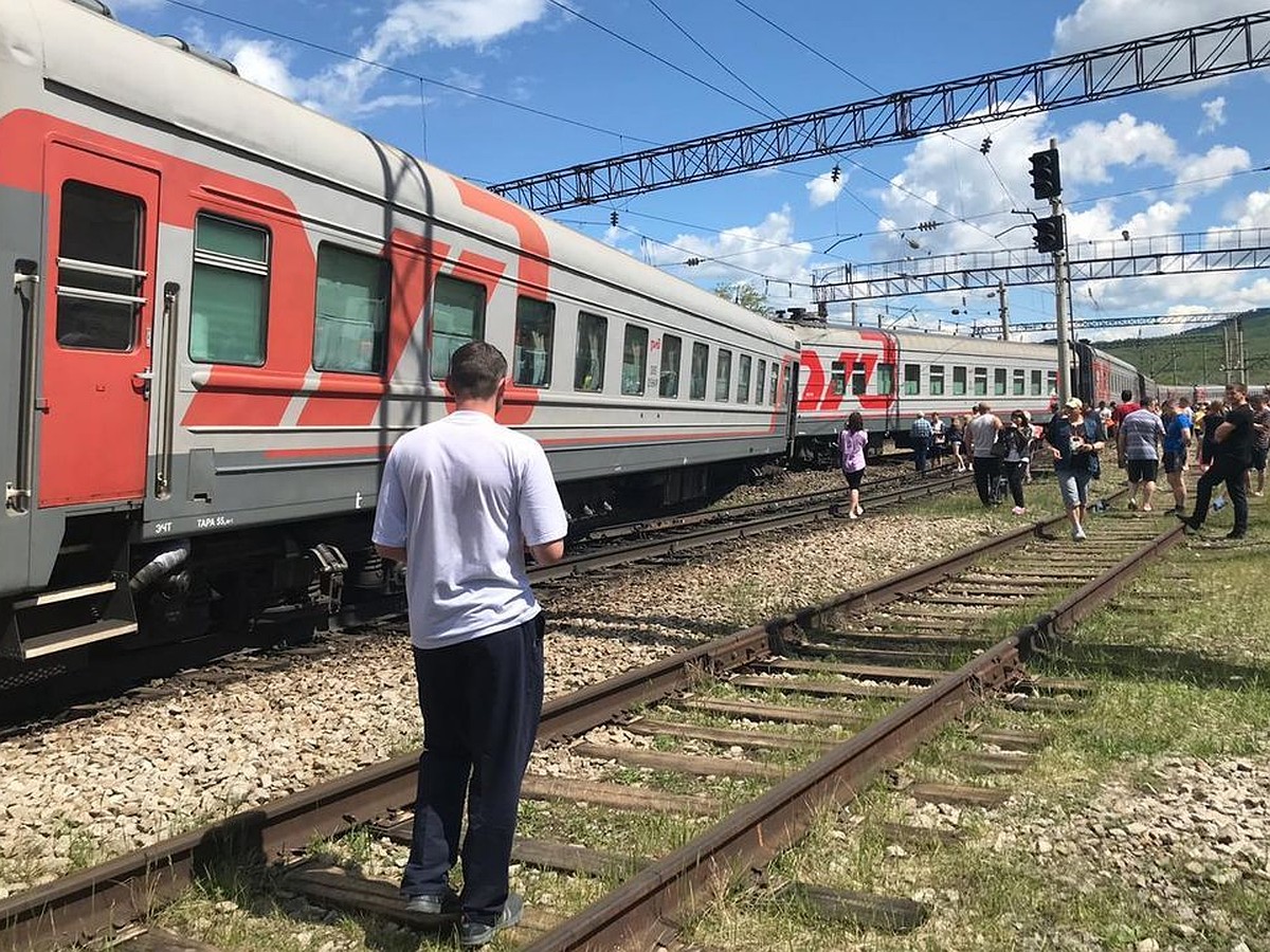 Нас тряхануло, а СВ-вагон чуть не перевернулся»: поезд «Новосибирск-Владивосток»  сошел с рельсов - KP.RU