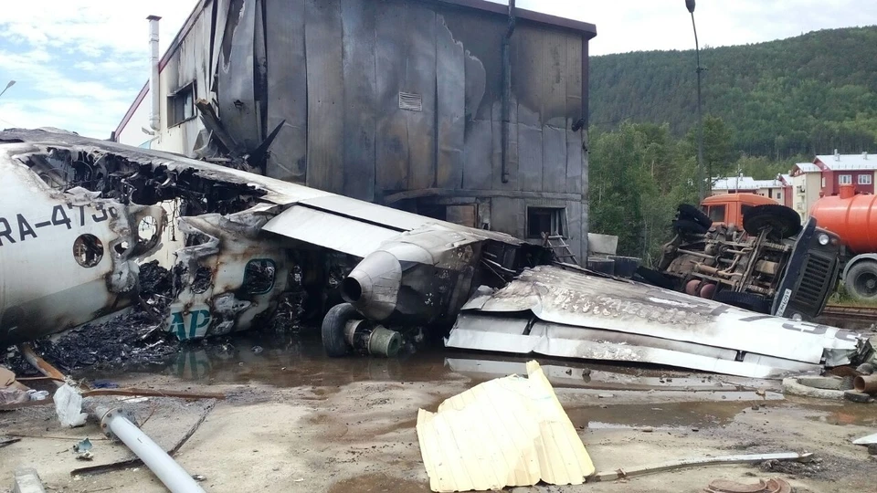 Авиакатастрофа АН-24 в Бурятии: почему пожарная машина ехала к самолету не спеша