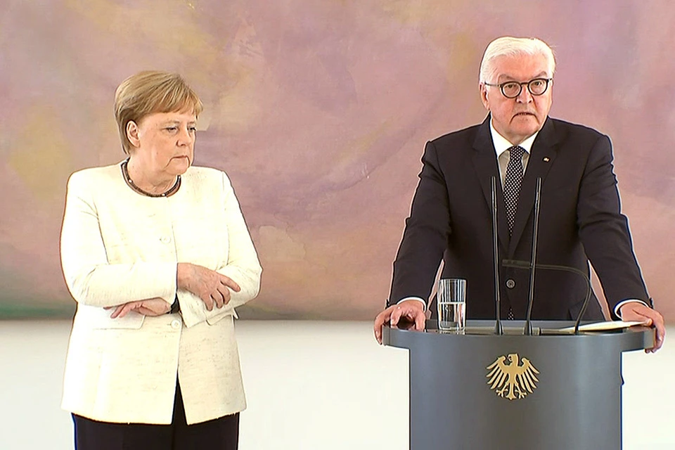Канцлер Германии Ангела Меркель вновь почувствовала недомогание во время протокольного мероприятия.