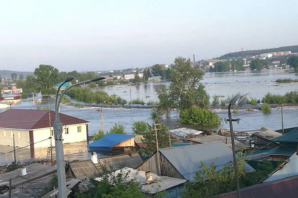 Дмитрий Медведев подписал распоряжение о выплатах пострадавшим от наводнения в Иркутской области.