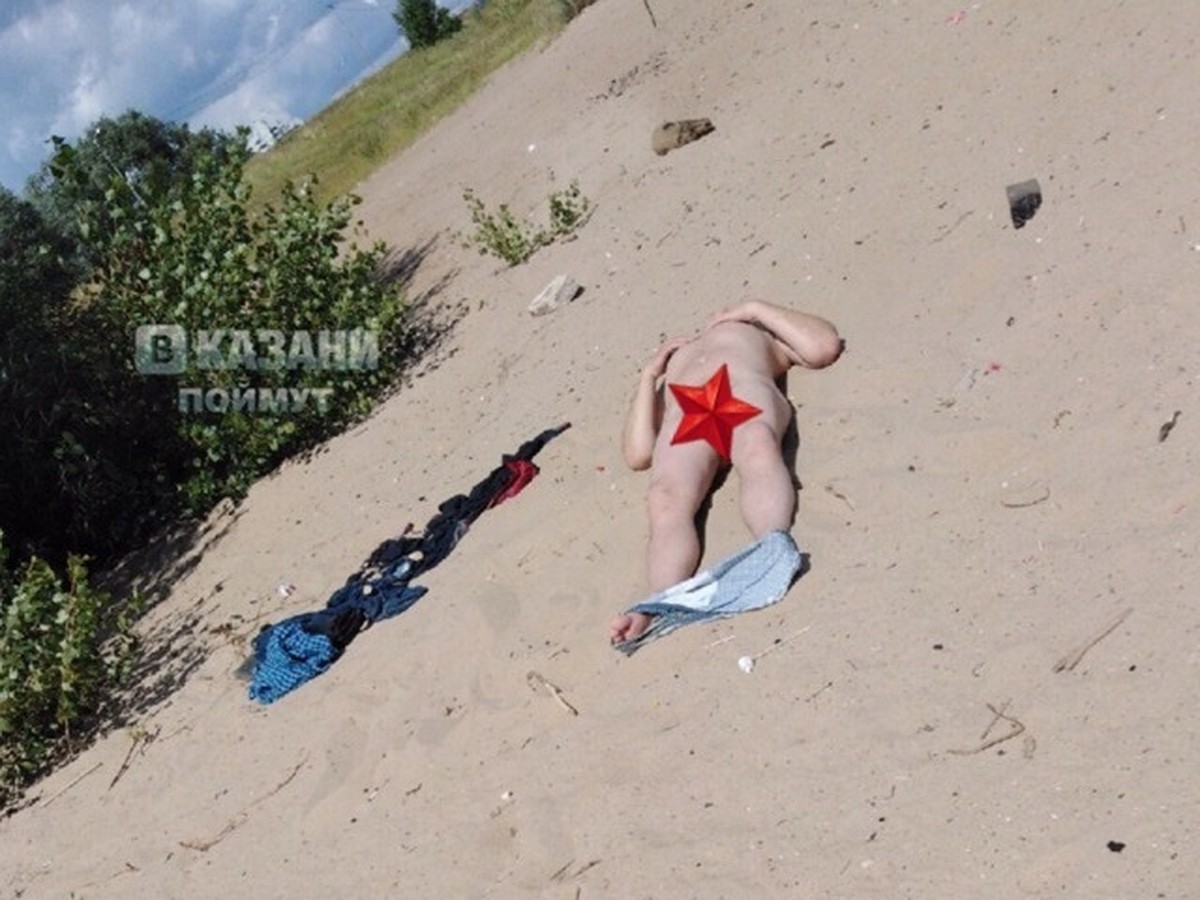 Дети без трусов и грязные памперсы в кабинках: возмущенная мама о поведении россиян на пляже