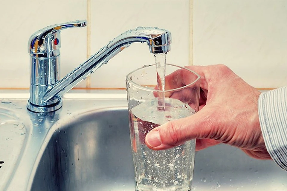 Протечки в водопроводной системе Евросоюза приводят к тому, что в среднем теряется примерно 25% питьевой воды. Фото: с сайта lifehacker.ru