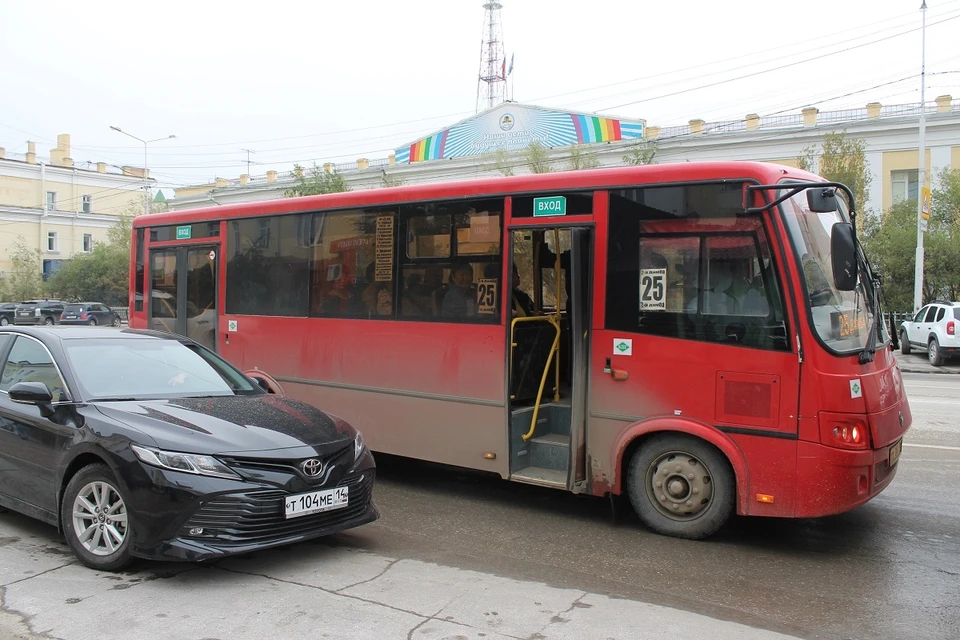 Из 28 автобусов №25 обслуживают пассажиров всего 22, поэтому на форс-мажорный случай отсутствует замена запасным транспортом.