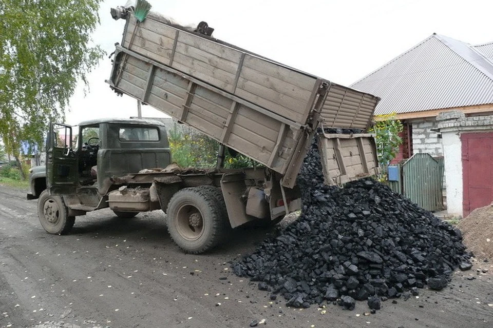Уголь получателям надо будет вывозить за свой счет. Фото: drovabrn.fis.ru